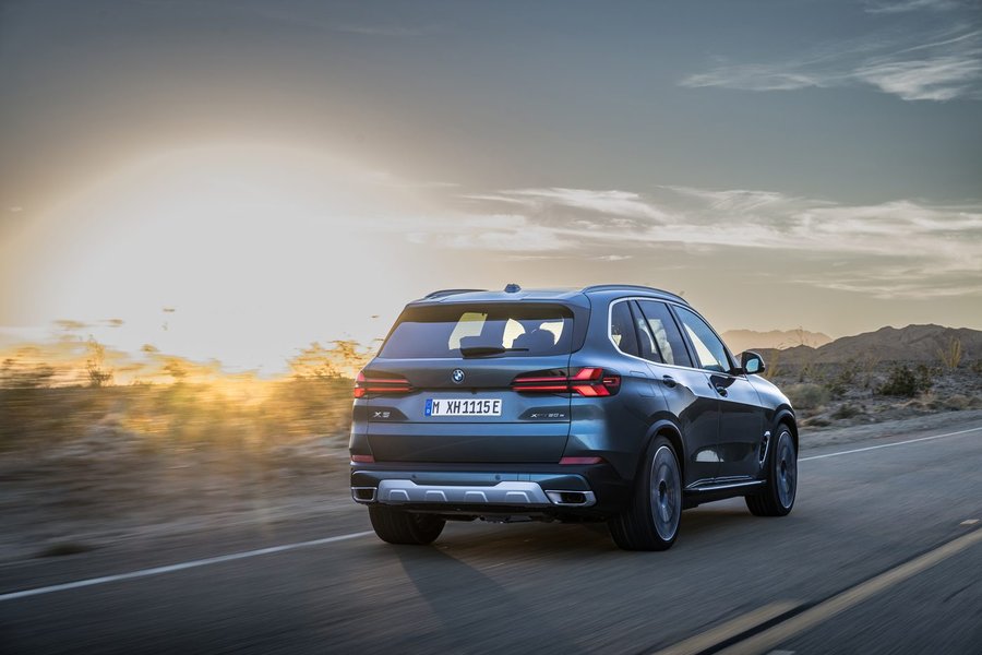 BMW X5 G65 2027 — exterior spate
