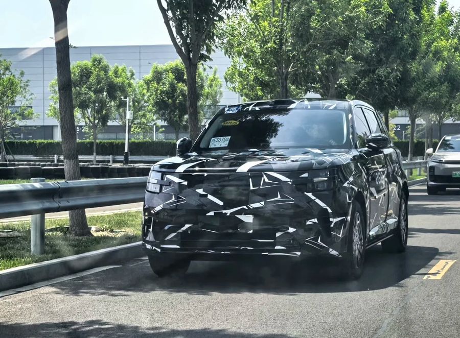 Xiaomi SkyNomad N90: primul EREV al companiei e un SUV de 5,3 metri cu scaune rotative, autonomie de 1.500 km și cort integrat